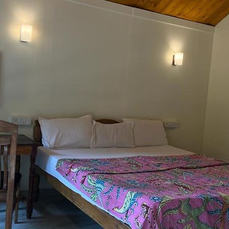 Kings Villa Resort 帕罗林 外观 照片