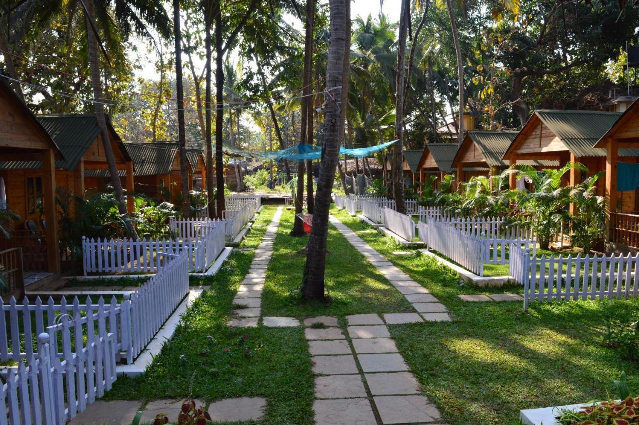 Kings Villa Resort 帕罗林 外观 照片