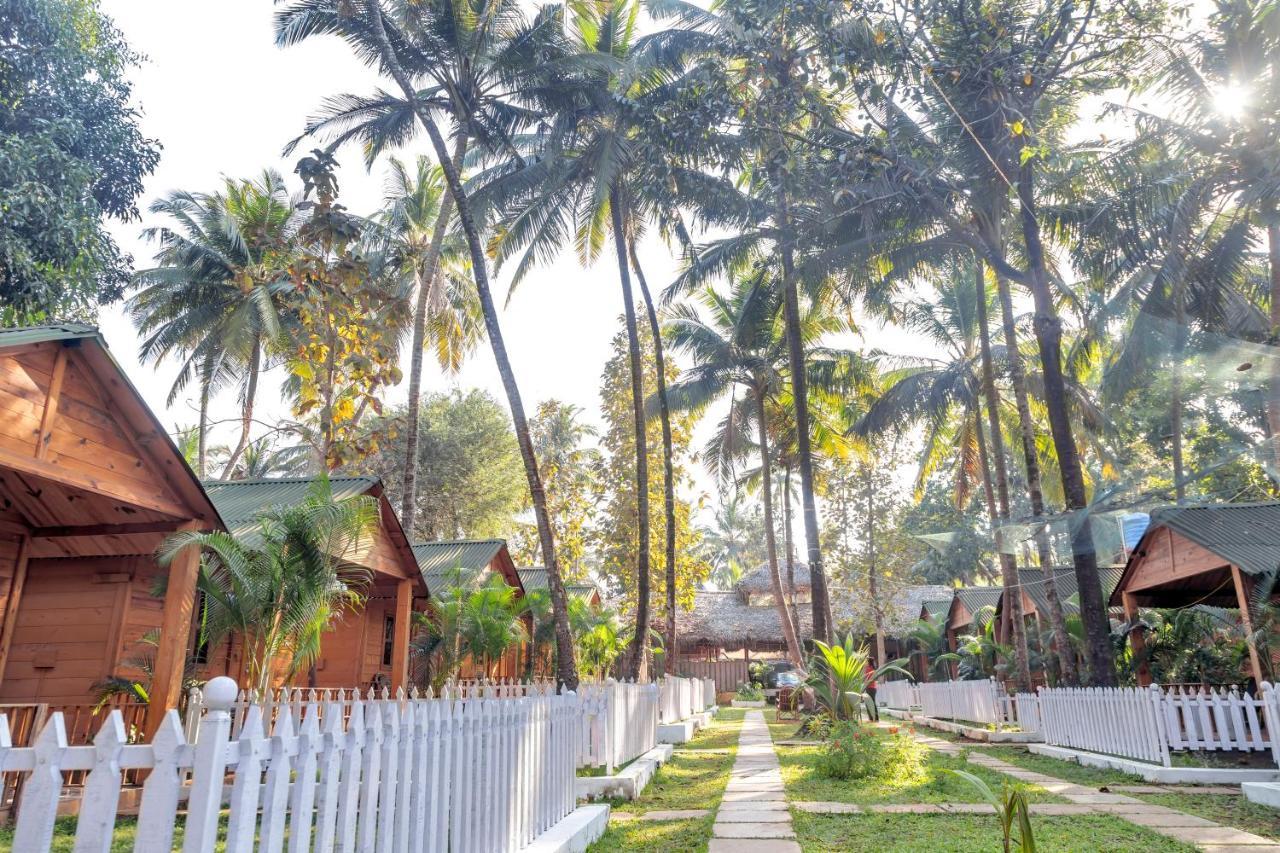 Kings Villa Resort 帕罗林 外观 照片