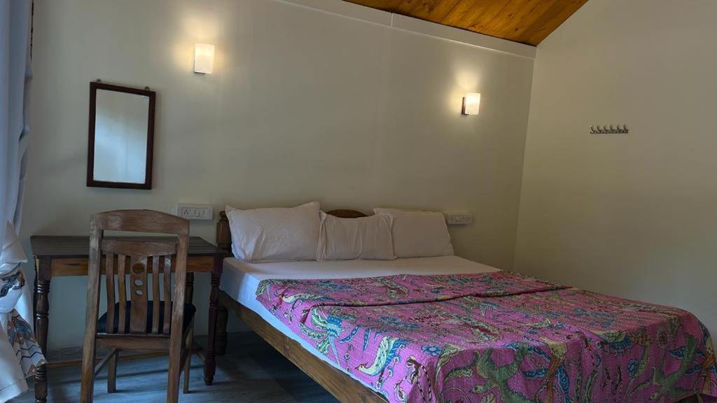 Kings Villa Resort 帕罗林 外观 照片