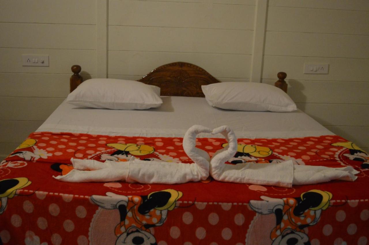Kings Villa Resort 帕罗林 外观 照片