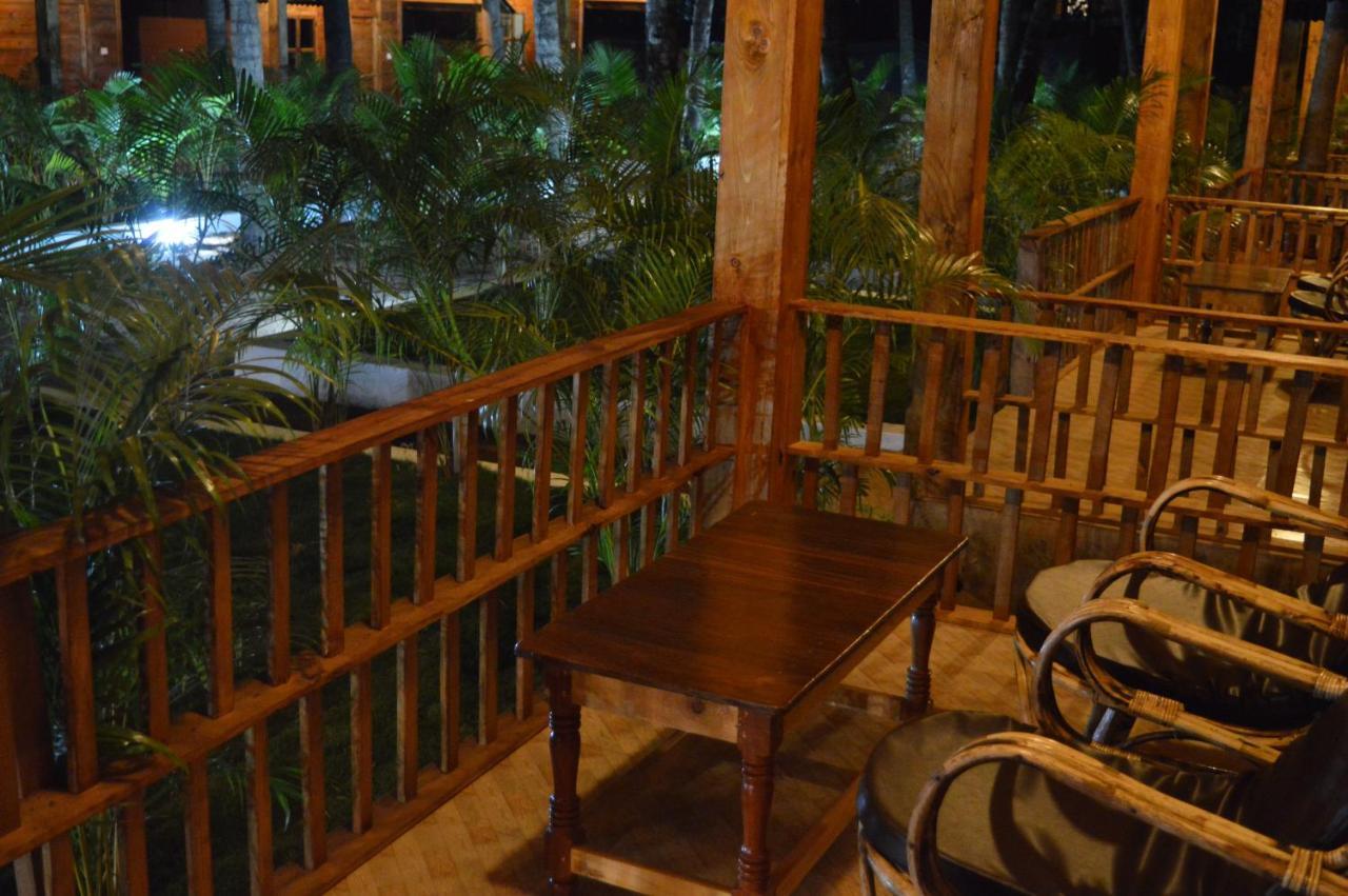 Kings Villa Resort 帕罗林 外观 照片