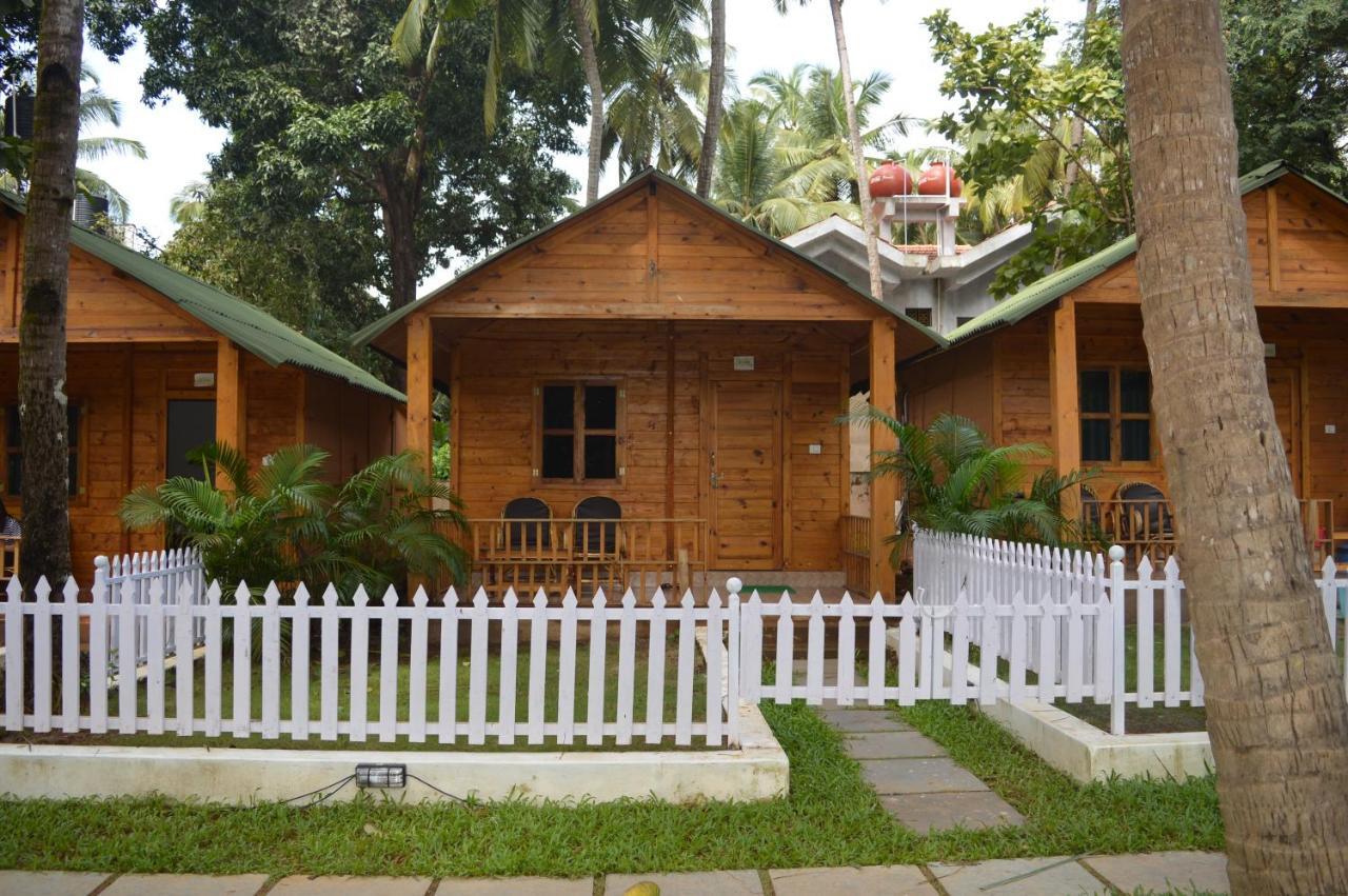 Kings Villa Resort 帕罗林 外观 照片