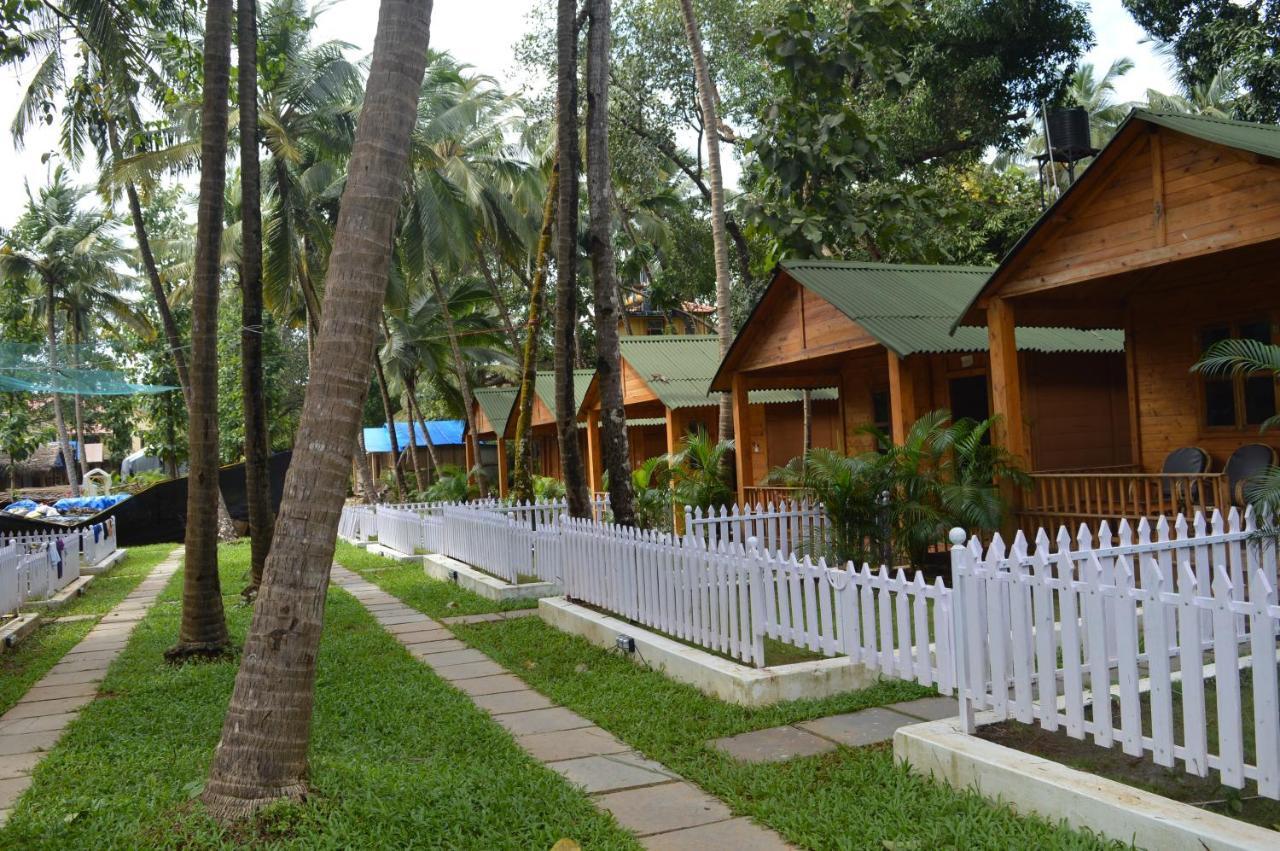 Kings Villa Resort 帕罗林 外观 照片