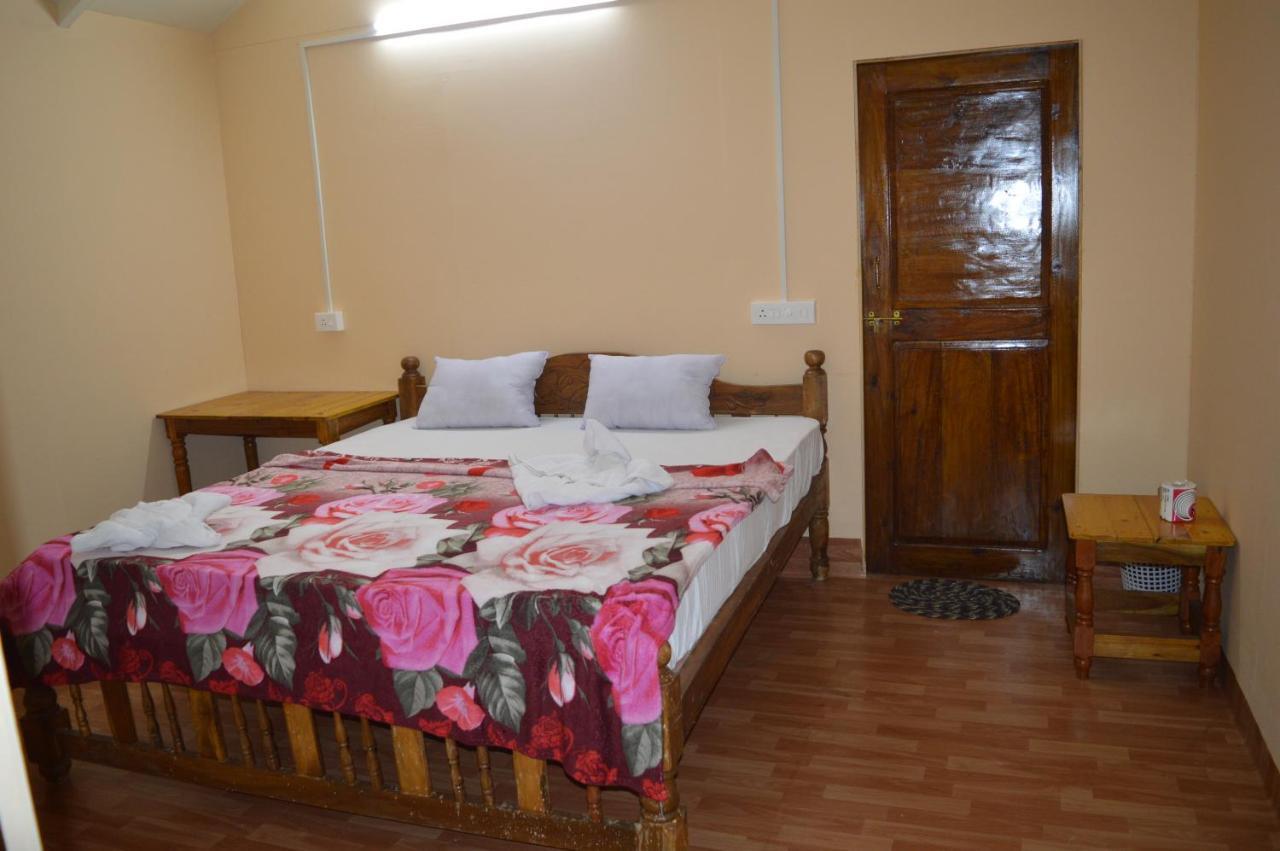 Kings Villa Resort 帕罗林 外观 照片